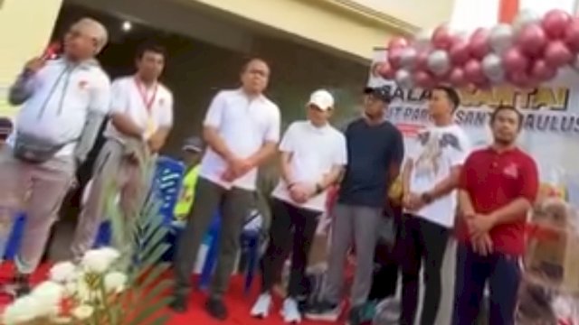 Jalan Sehat dihadiri Wali Kota Makassar Danny Pomanto