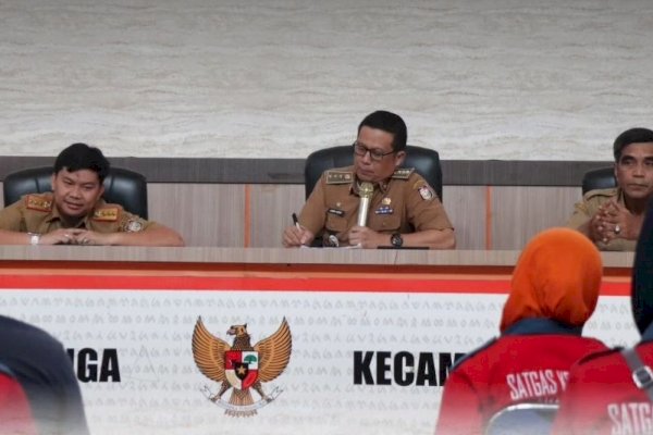 Kumpulkan Satgas Kebersihan, Camat Mariso Aswin Minta Jaga Wilayah Tugas Masing-masing