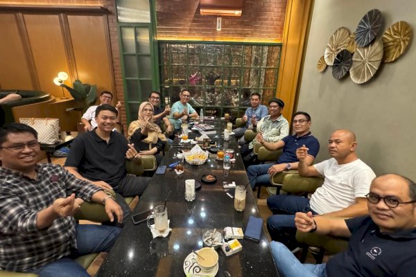 Rusdin Abdullah Bareng Cicu dan Jagoan NasDem Makassar Duduk Sama-sama Cari Solusi Persoalan Warga