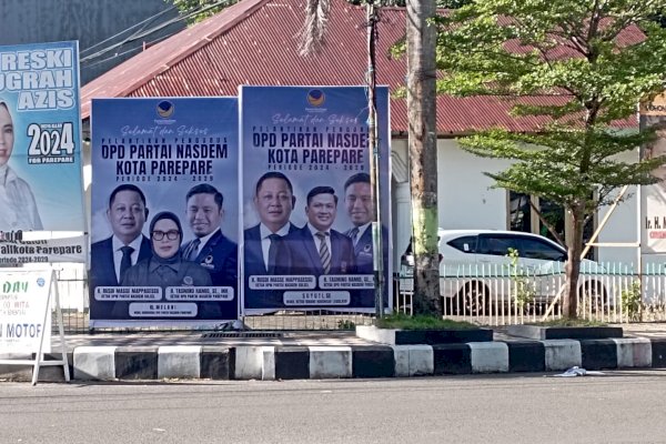 Matangkan Persiapan Pelantikan NasDem Parepare, Atribut Partai dan Baliho Ucapan Mulai Penuhi Jalan di Kota Parepare