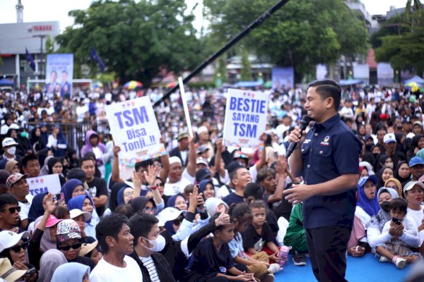 Puluhan Ribu Masyarakat Kota Parepare Tumpah Ruah Ikuti Jalan Sehat Restorasi Tasming Hamid