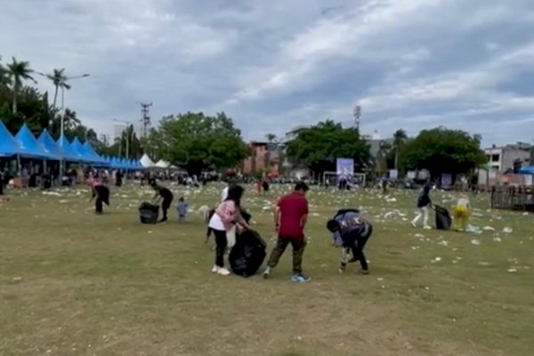 Pasca Pelaksanaan TSM Day, Panitia Pelaksana Bersihkan Sampah di Lapangan Andi Makkasau Parepare