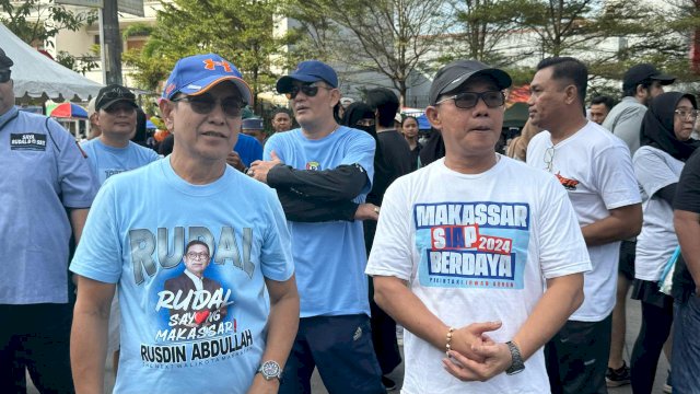 Rusdin Abdullah bersama Irwan Adnan di car Free Day.