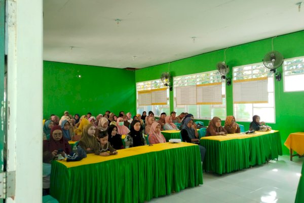 Di Rapat Komite Sekolah, Orang Tua Murid Masih Inginkan Program Seragam Gratis