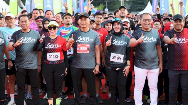 Danny Pomanto Lepas Peserta Sulsel Smansa 10K