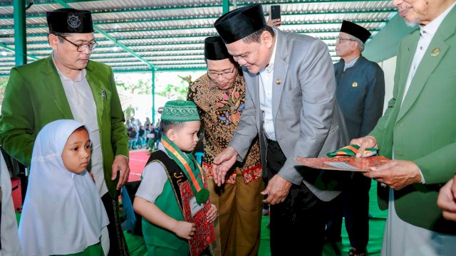 Bupati Barru Suardi Saleh Hadiri Penamatan Santri dan Wisudah Ma,had Aly Pesantren DDI Mangkoso.