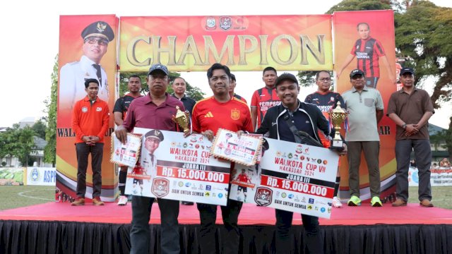 PJ Sekda Makassar Turut Hadir Menyerahkan Hadiah Wali Kota Cup 2024.
