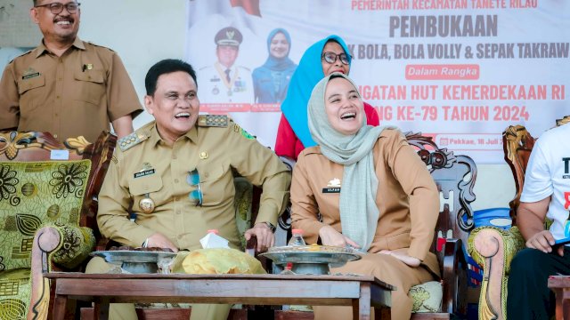 Dokter Ulfah bersama Bupati Barru Suardi Saleh,