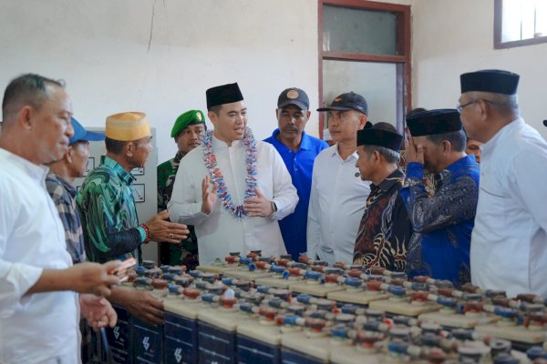 Resmikan PLTD di Pulau Pajenekang, Bupati Pangkep Yusran Bertekad Penuhi Kebutuhan Listrik Warga di Kepulauan