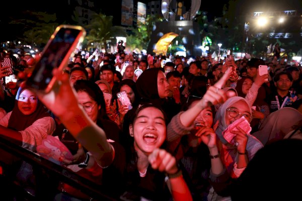 Energi Ridwan Sau Hidupkan Panggung Makassar F8