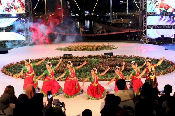 Pecah! Delegasi India Pukau Warga Makassar dengan Tarian Bharatanatyam & Kuchipudi di F8
