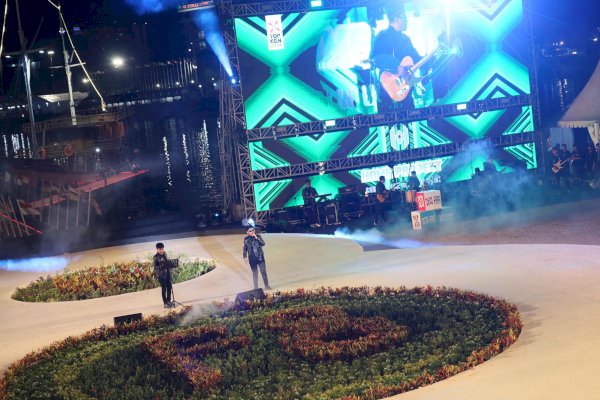 Grup Band Home Project Bikin Pengunjung F8 Berjoget dan Menggalau Sekaligus