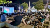 Healing Tipis-Tipis di F8 Makassar, Nonton Bareng Sambil Makan Pisang Epe di Zona 2