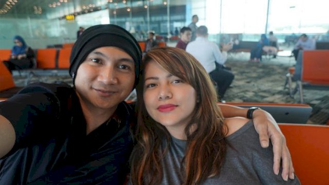 Anji Manji-Wina Natalia.(F-INT)