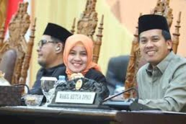 DPRD Makassar Gelar Rapat Paripurna Dengarkan Tanggapan Walikota Terhadap Pandangan dan Masukan Fraksi