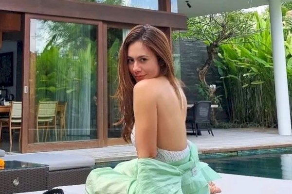 Wulan Guritno Curi Perhatian Pakai Atasan Tanpa Lengan, Cantik dan Seksi