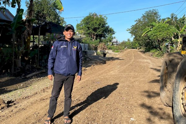 Langkah Kongkret SAR, Turunkan Alat Berat Perbaiki Jalan Anabannae yang Rusak Parah-Ganggu Mobilitas Warga Sidrap