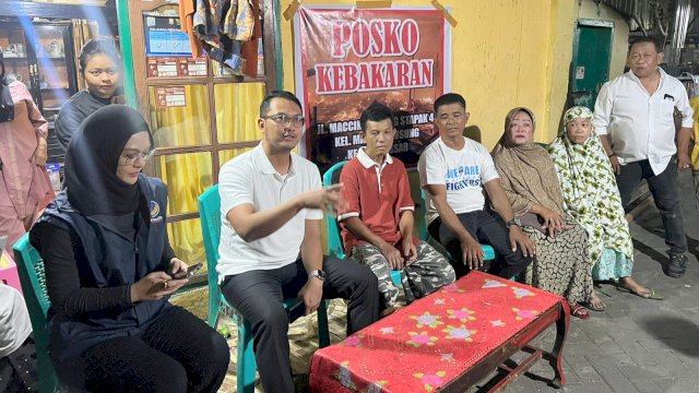 Bakal Calon Wali Kota Makassar, Andi Seto Asapan Kunjungi Korban Kebakaran di Macini Gusung.