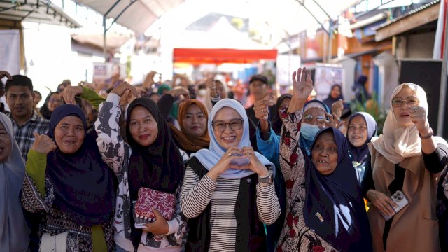 Bakal Calon Wakil Wali Kota Makassar Rezki Mulfiati Lutfi Silaturahmi Bersama warga Rappocini.