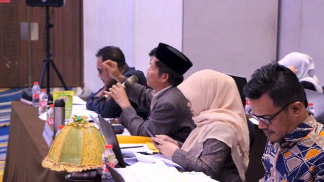 Bawaslu Sulsel dalam Rapat Pleno Rekapitulasi DPS untuk Pilkada Serentak 2024