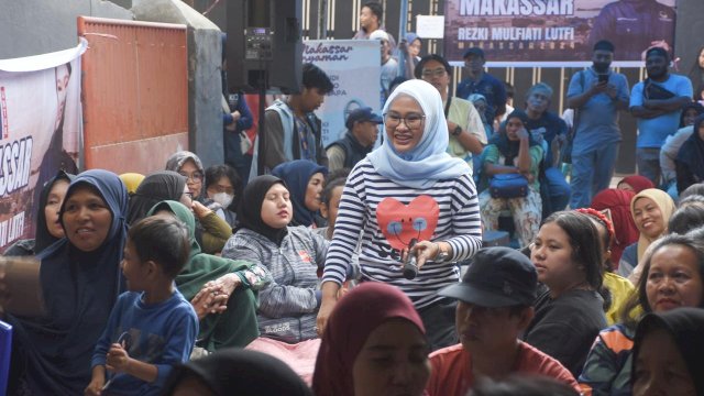 Balon Wawali Kota Makassar Rezki Mulfiati Lutfi Ngobrol Bareng Warga Maricaya Selatan.