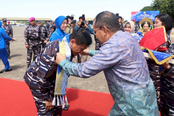 Danny Pomanto dan Indira Yusuf Ismail Sambut Kedatangan KSAL di Makassar