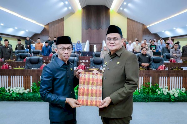 Bupati Suardi Saleh Hadiri Rapat Paripurna DPRD Barru soal KUA dan PPAS APBD 2025