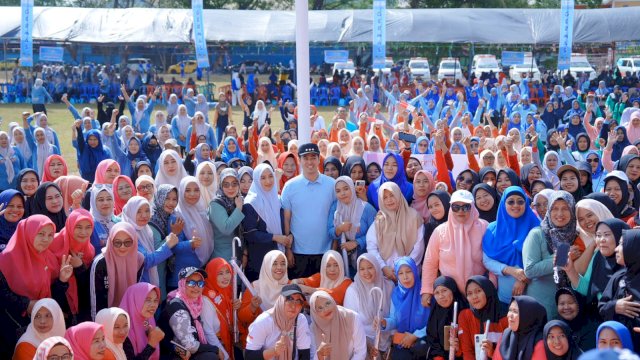 Bupati Pangkep Yusran Semangati Kader Posyandu yang Ikut Jambore.