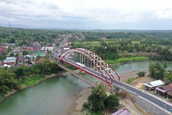 Bukti Keberhasilan Andi Sudirman di Sulsel: Jembatan Andalan Pacongkang dan Jalan 500 Km