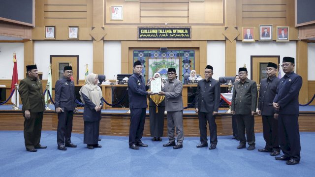 Ketua DPRD Pangkep Haris Gani Pimpin Rapat Paripurna Ranperda APBD Perubahan 2024 dan Ranperda RPJPD