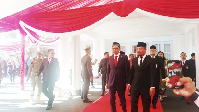 Andi Sudirman Sulaiman Mesra Bersama Nurdin Abdullah.