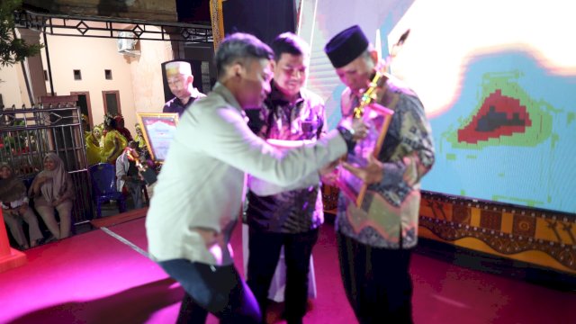 Pesta Rakyat Kelurahan Paropo.