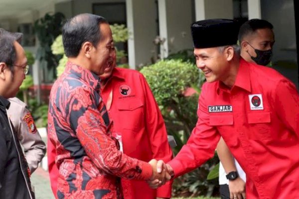 Tak Lagi Sejalan, Ganjar Minta PDIP Pecat Jokowi