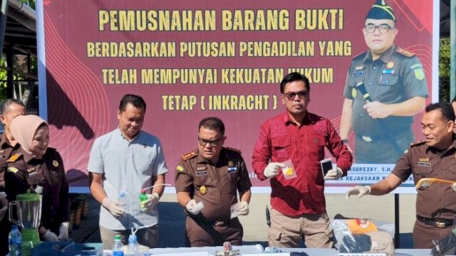 Karutan Barru Hadiri Pemusnahan Barang Bukti di Kejaksaan Negeri Barru