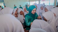 Siswa-Siswi &ldquo;Girang&rdquo; Saat Dokter Ulfah Kunjungi SMAN 1 Barru