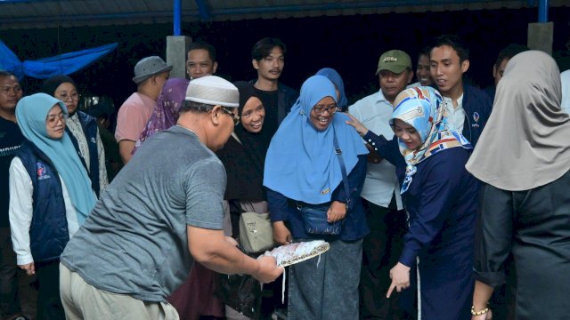 Fatmawati Blusukan ke Pasar Lappa, Pedagang dan Warga Sinjai Antusias Menyambut