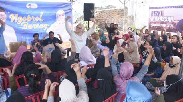 Rezki Lutfi Silaturahmi dengan Masyarakat Makassar.