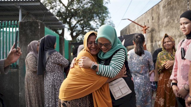 Rezki Mulfiati Lutfi Saat Menyapa Warga di Kecamatan Biringkanaya.