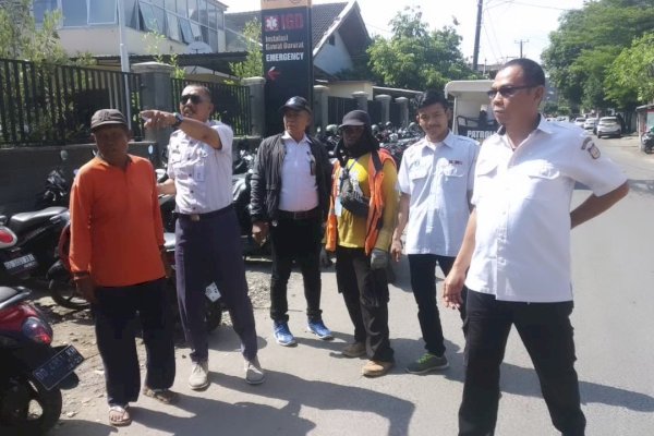 TRC Perumda Parkir Lakukan Penertiban dan Evaluasi ke Salah Satu Pemilik Warkop