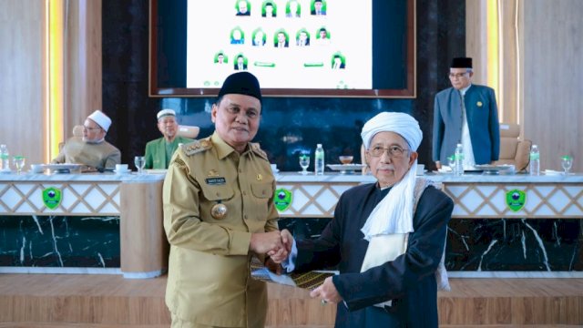 Bupati Barru Suardi Saleh diberi Gelar Dr.HC di Seminar Internasional