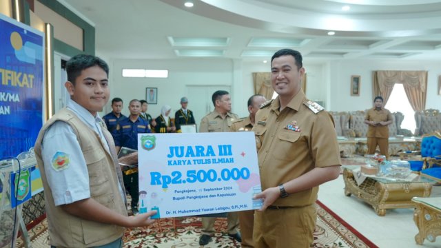 Bupati Pangkep Yusran Apresiasi Hasil LKTI Pelajar.