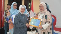 Indira Yusuf Ismail Beri Penghargaan Pemenang Lomba Jambore HKG PKK Kota Makassar