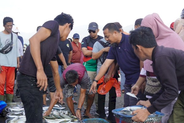 Andi Sudirman Blusukan di TPI Palopo, Warga : Mantap Andalan, Lanjutkan