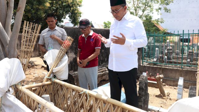 Danny Pomanto Sempatkan Diri Ziarah ke Makam Datu Suppa dan Mantan Wakil Wali Kota Parepare Faisal Sapada.