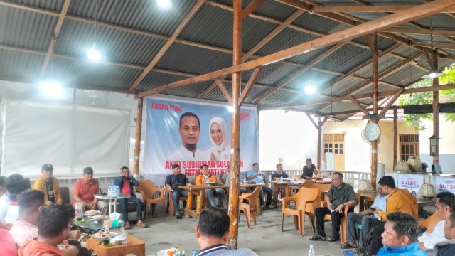 Petinggi Partai Politik, Relawan, dan Tokoh Masyarakat Bulukumba Pendukung Andalan Hati Gelar Rapat Internal.