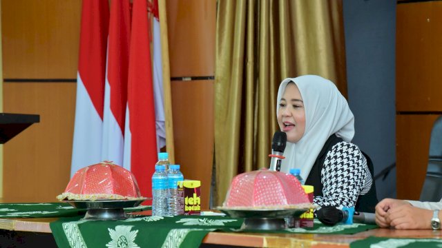 Fatmawati Tekankan Pentingnya Keterwakilan Perempuan ke Kader IMM Sulsel.