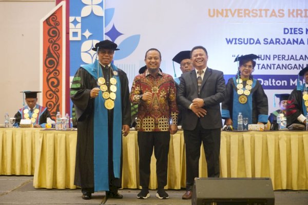 Hadiri Wisuda UKI Paulus, Andi Sudirman : Jadilah Generasi Terbaik, Idealis, Teguh Pendirian, dan Agen Perubahan