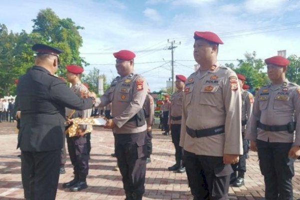 Bongkar Kasus Narkoba di Barru, 4 Polisi Terima Penghargaan di HUT Bhayangkara ke-78