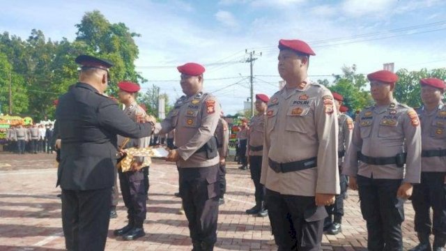 Bongkar Kasus Narkoba di Barru, 4 Polisi Terima Penghargaan di HUT Bhayangkara ke-78