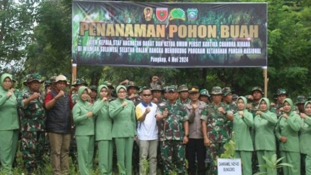 Dandim 1421/Pangkep Pimpin Penanaman Ratusan Pohon Buah Serentak